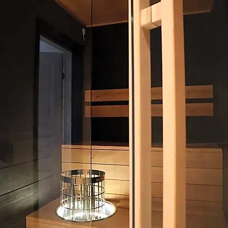 Bridget 3*