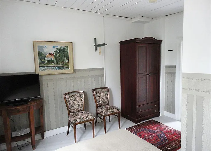 布里奇特酒店 3*