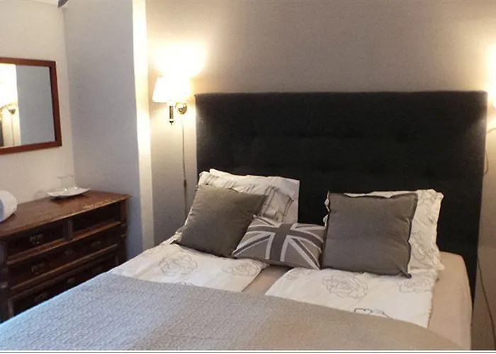 Bridget Отель 3*