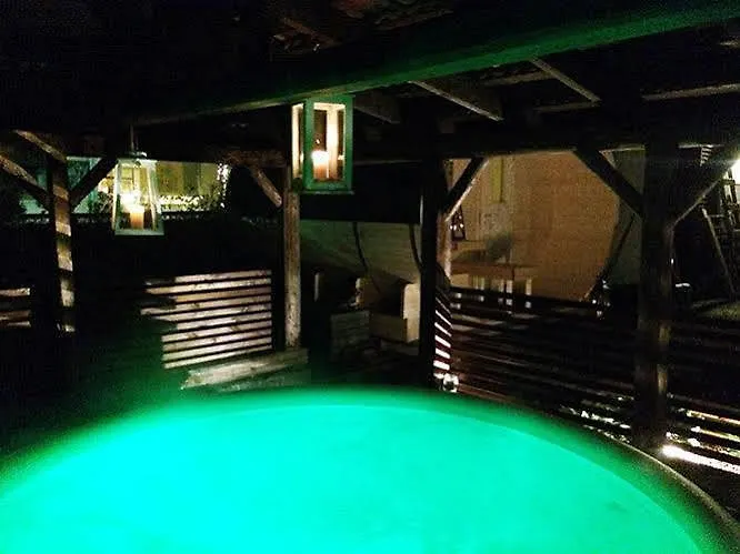 Bridget Отель 3*